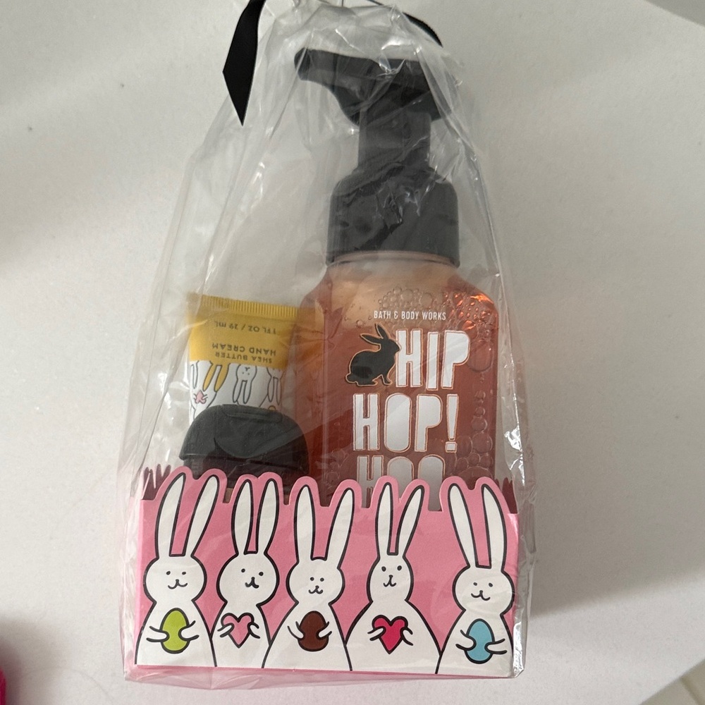 Bath & Body Works Hip Hop Hooray Gift Set - Pink and Black